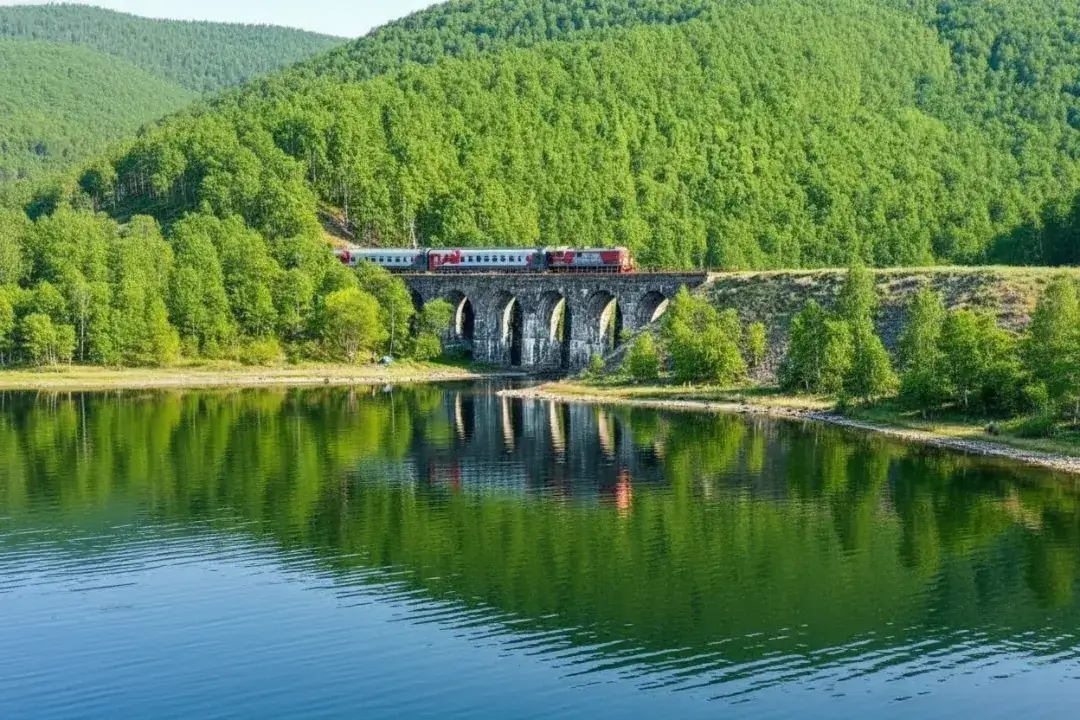 Однодневный тур по берегу Байкала на туристическом поезде